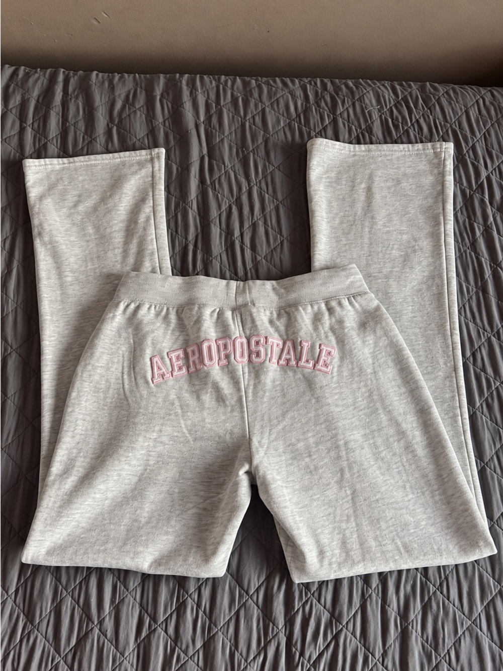 Aeropostale Light Gray Sweatpants w Pink Logo